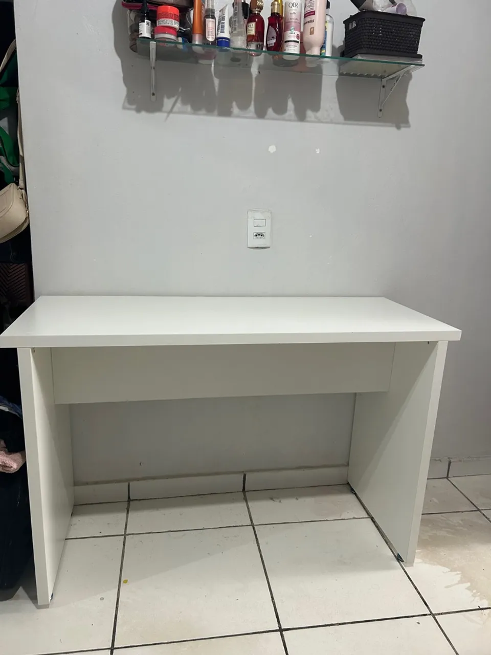 Mesa de escritório branca