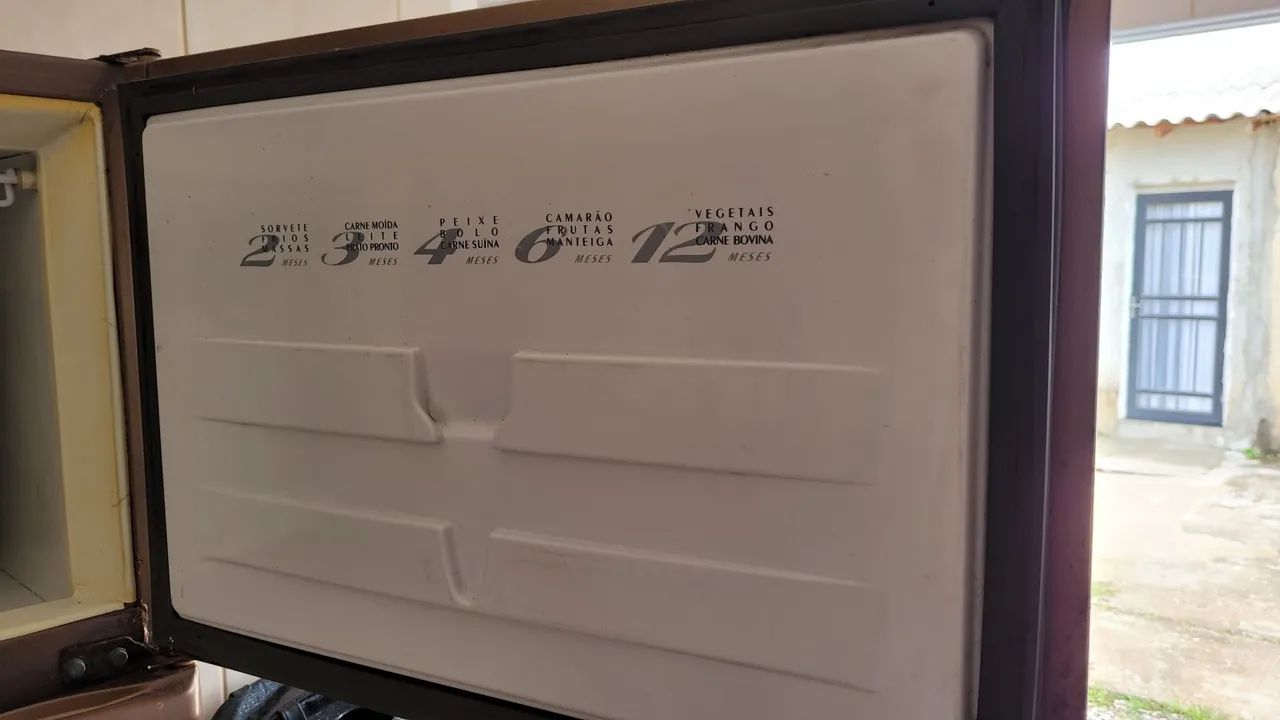 Geladeira Duplex Usada Antiga - Foto 4