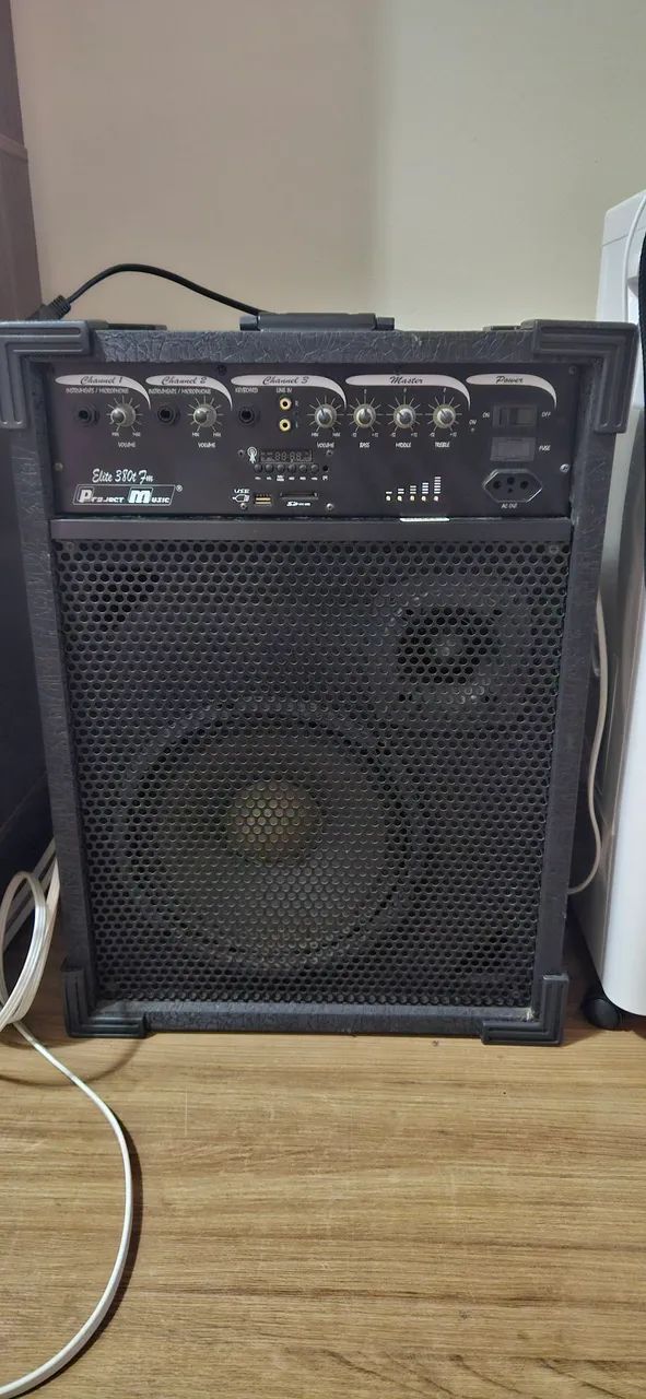 Caixa amplificada Project Music 380t