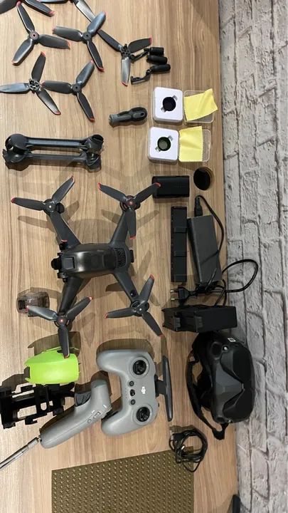 Drone Dji Fpv- Oculos Dji- 2 Controles - 3 Baterias- Acessórios  - Foto 2