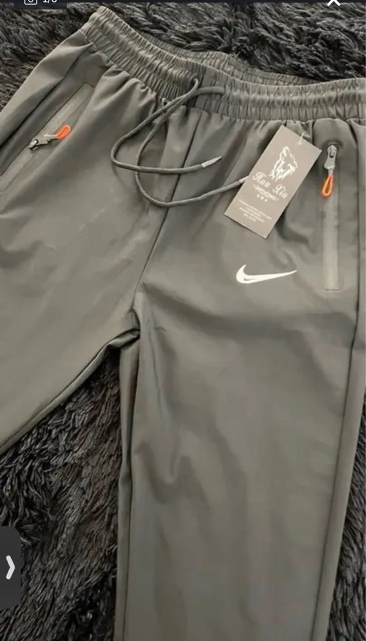 Calça Nike hipermeavel nova