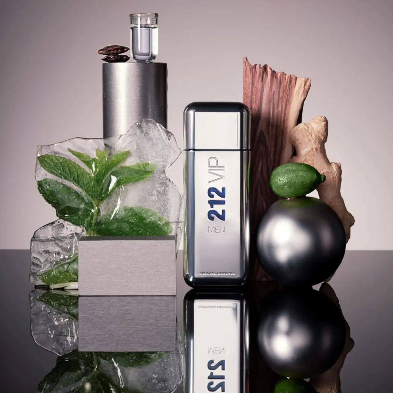Perfume 212 Vip Men Tester Carolina Herrera  - Foto 2