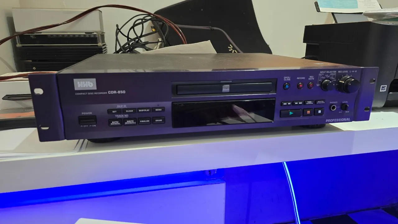 Gravador de CD HHB CDR-850 Profissional
