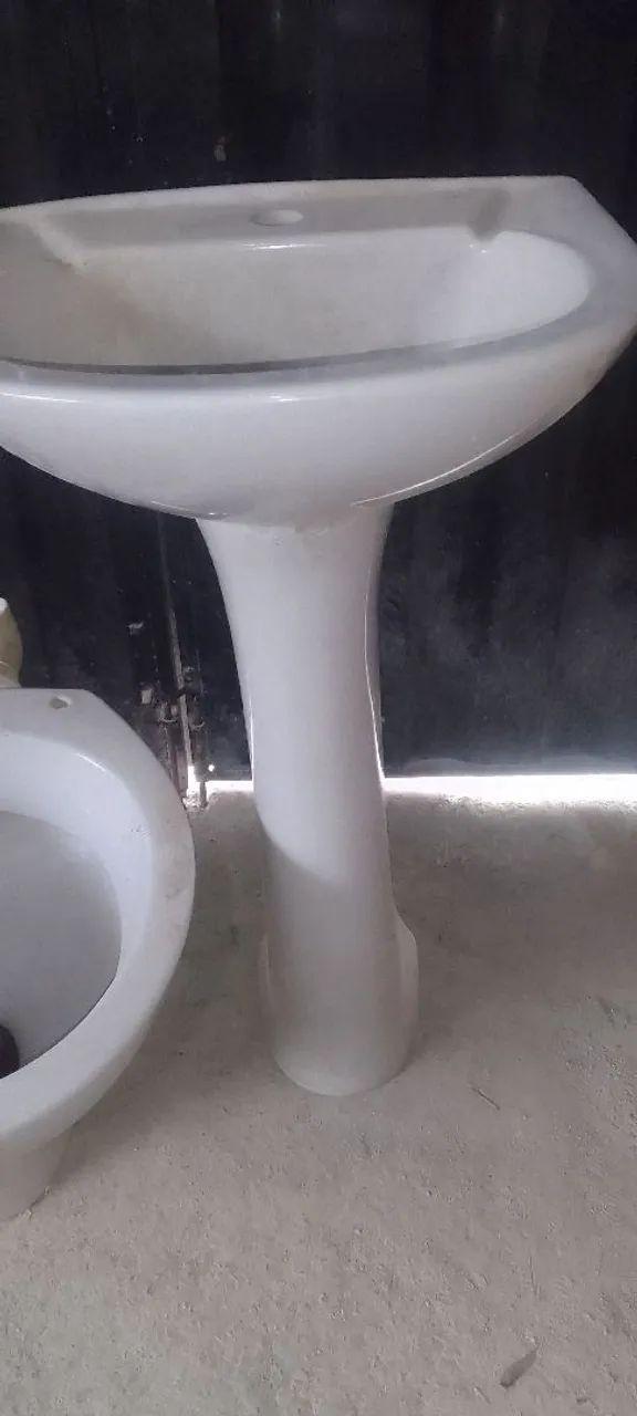 conjunto vaso sanitario, pia e coluna Celite