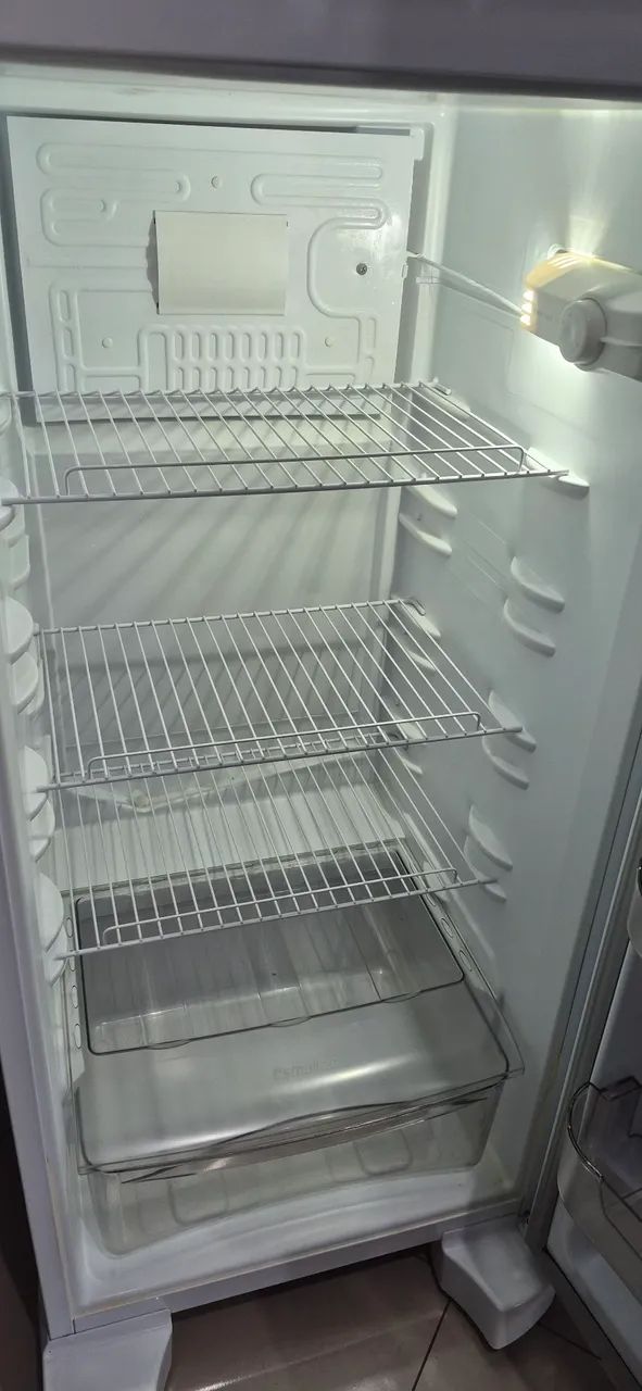 Geladeira esmaltec dúplex novinha  - Foto 6