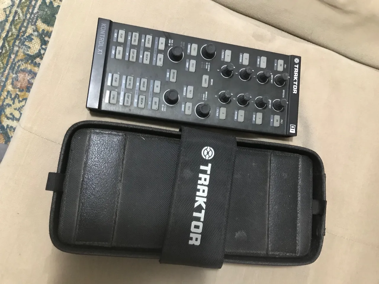 Controlador Traktor Kontrol X1 + Case