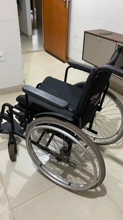 Cadeira de rodas seminova da marca ortomobil - Foto 2
