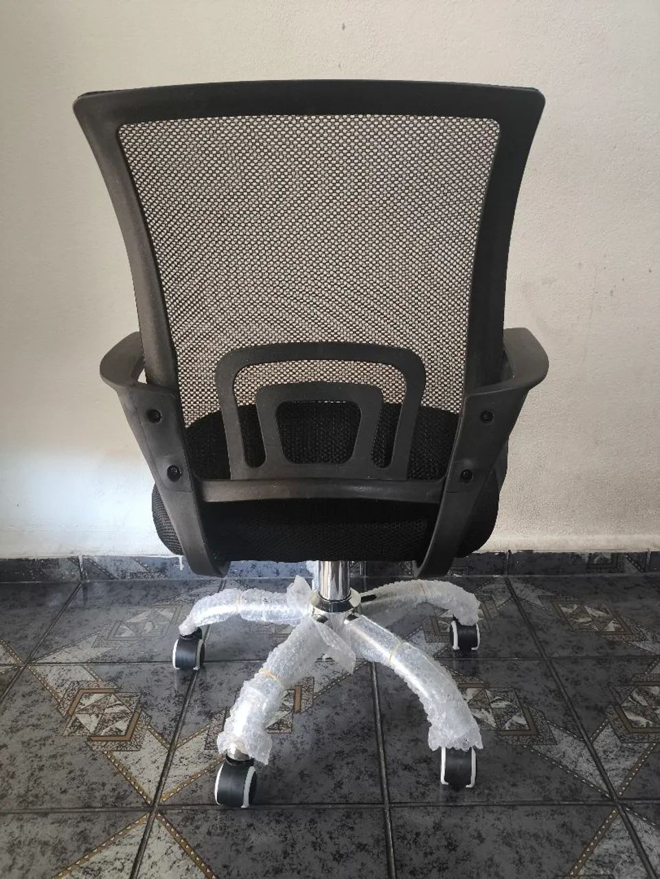 Vendo cadeira secretária Prizi  !!  - Foto 2