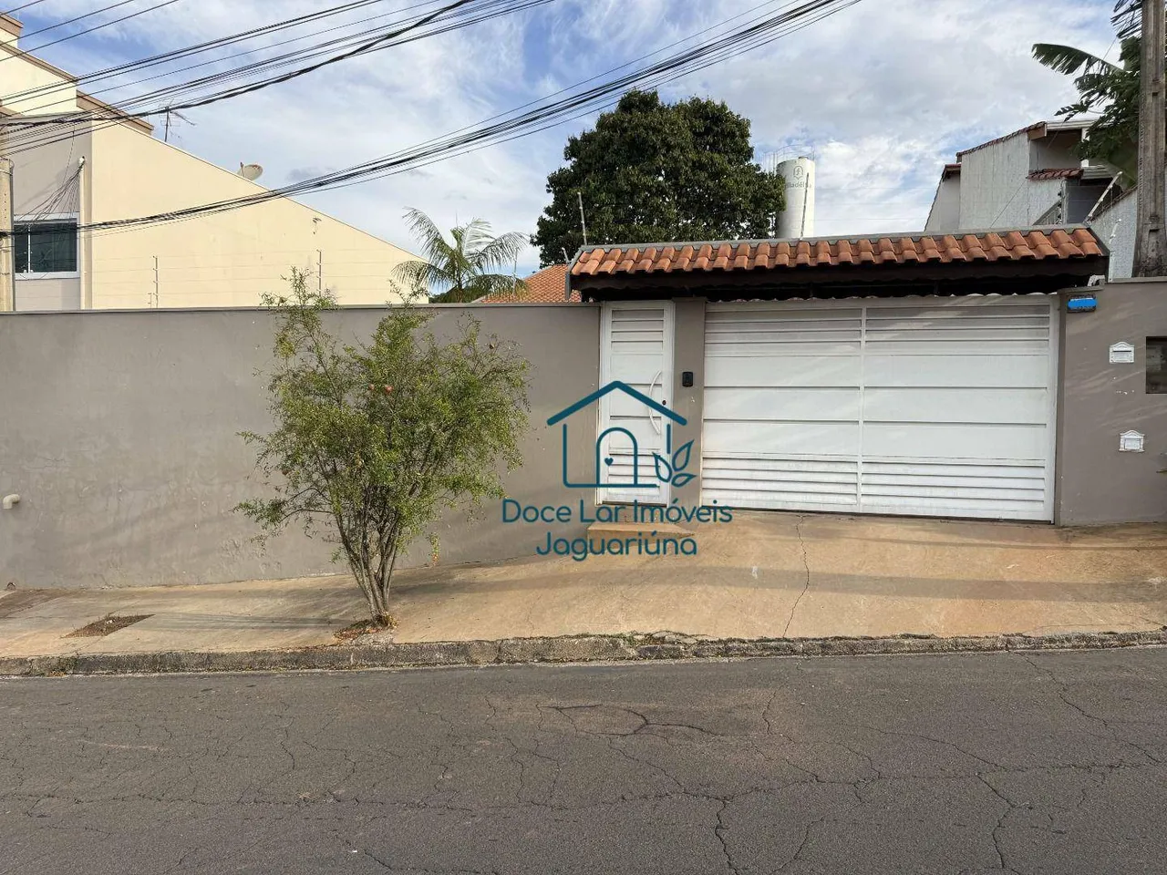 Casa com 3 dormitórios à venda, 148 m² por R$ 900.000,00 - Loteamento Santo Antônio - Jagu