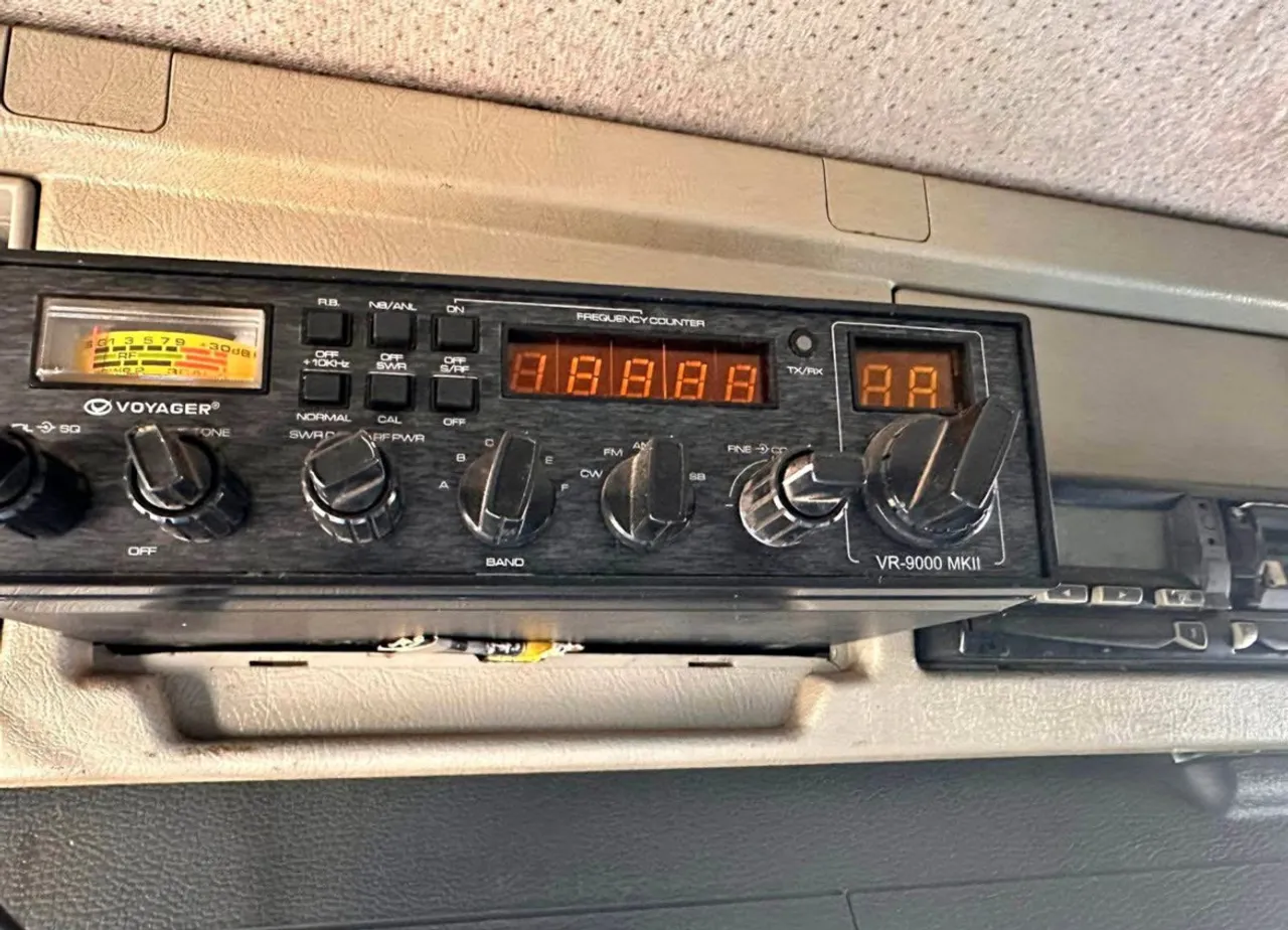 Rádio Voyager VR-9000 MKII para Caminhão