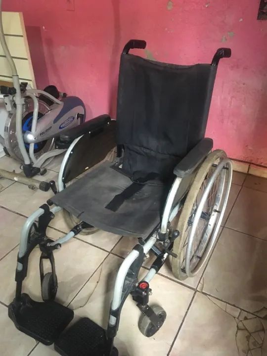 Cadeira de rodas  - Foto 2