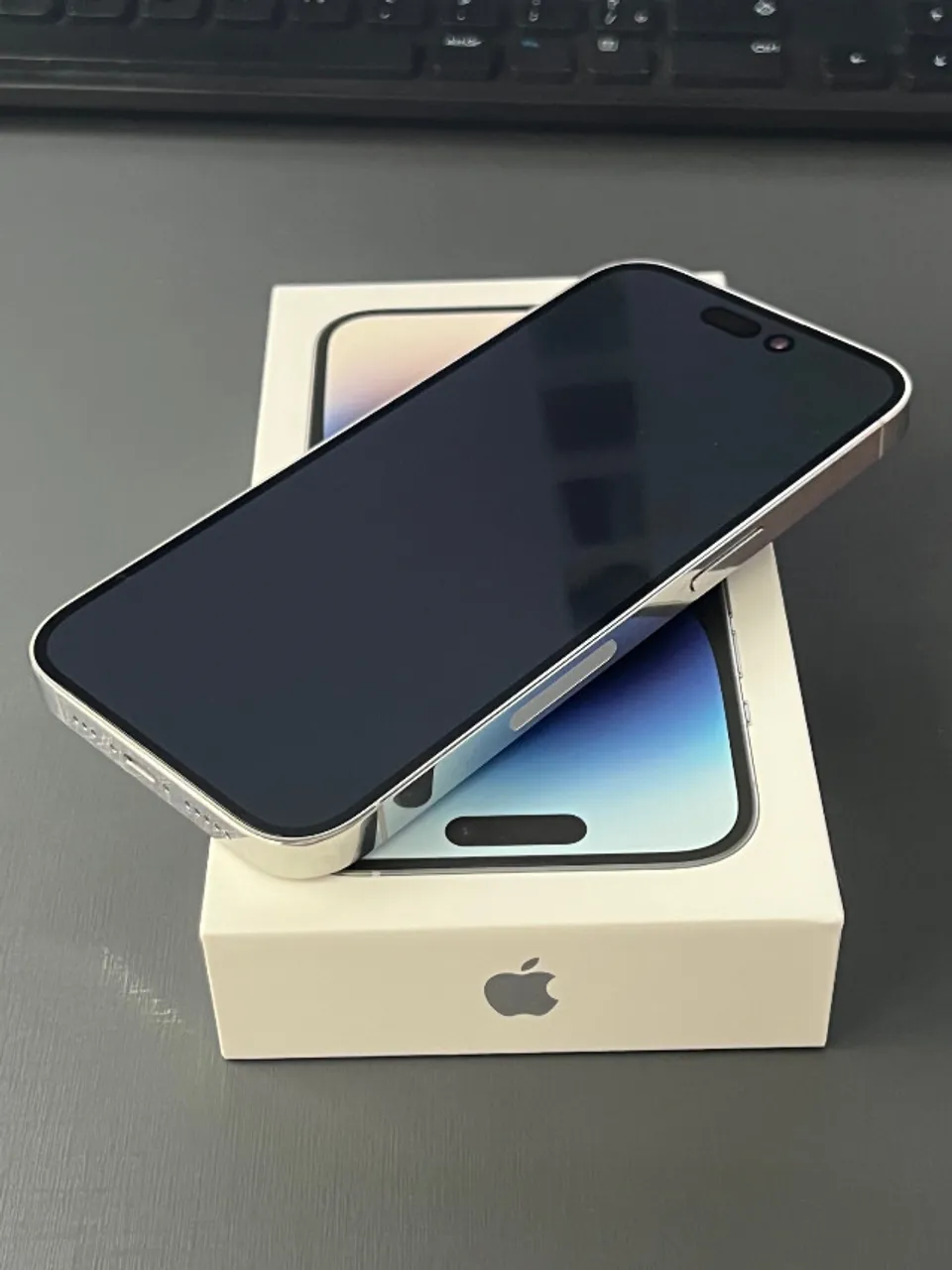iPhone 14 pro 256GB prata capinha e pelicula - está zero