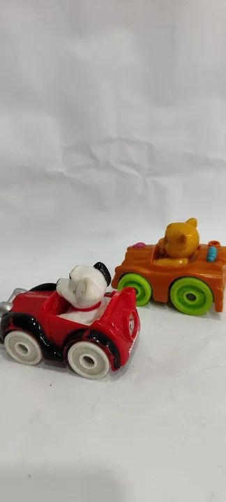 Carrinhos Miniaturas Disney Usado Rei leão e Dálmatas  - Foto 5
