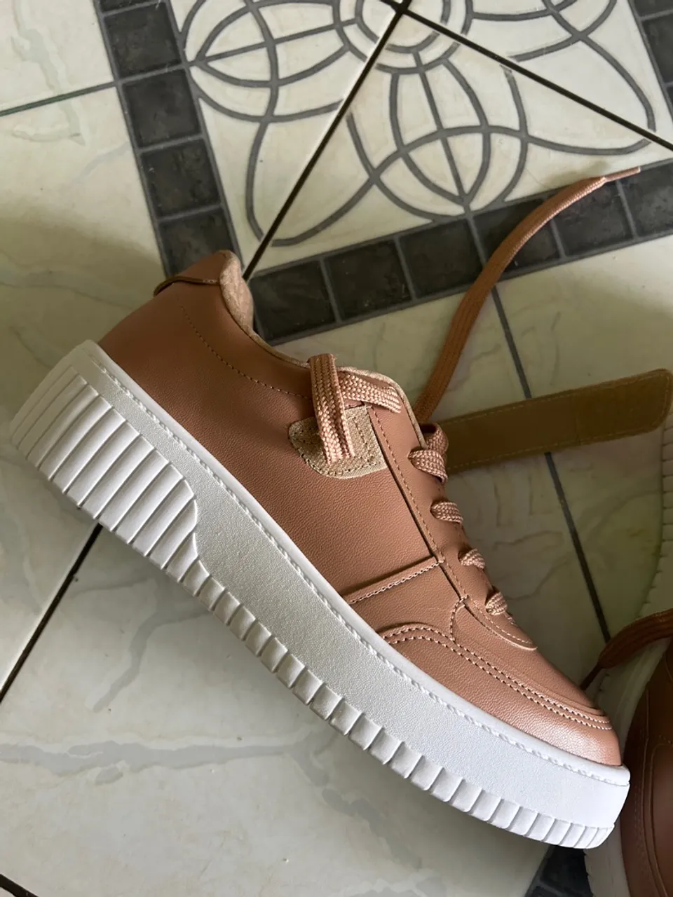 Tênis Casual Feminino Bege