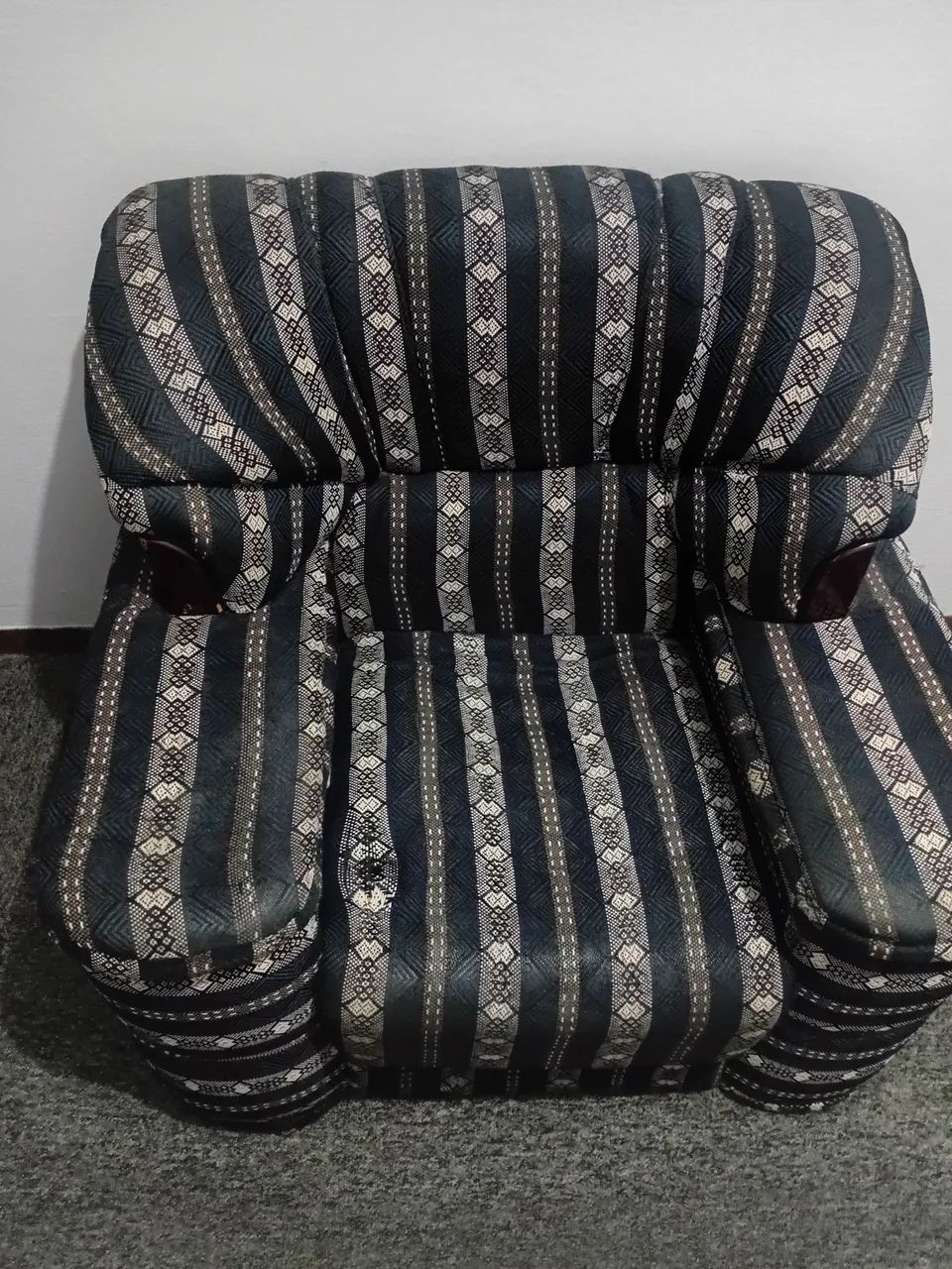 Vendo sofá de hum lugar R$ 70,00(SAIR HOJE)