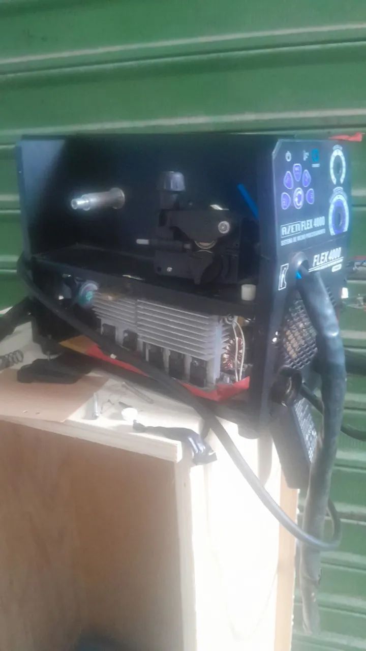 Vendo máquina inversora multiprocesso 140 amperes   - Foto 3