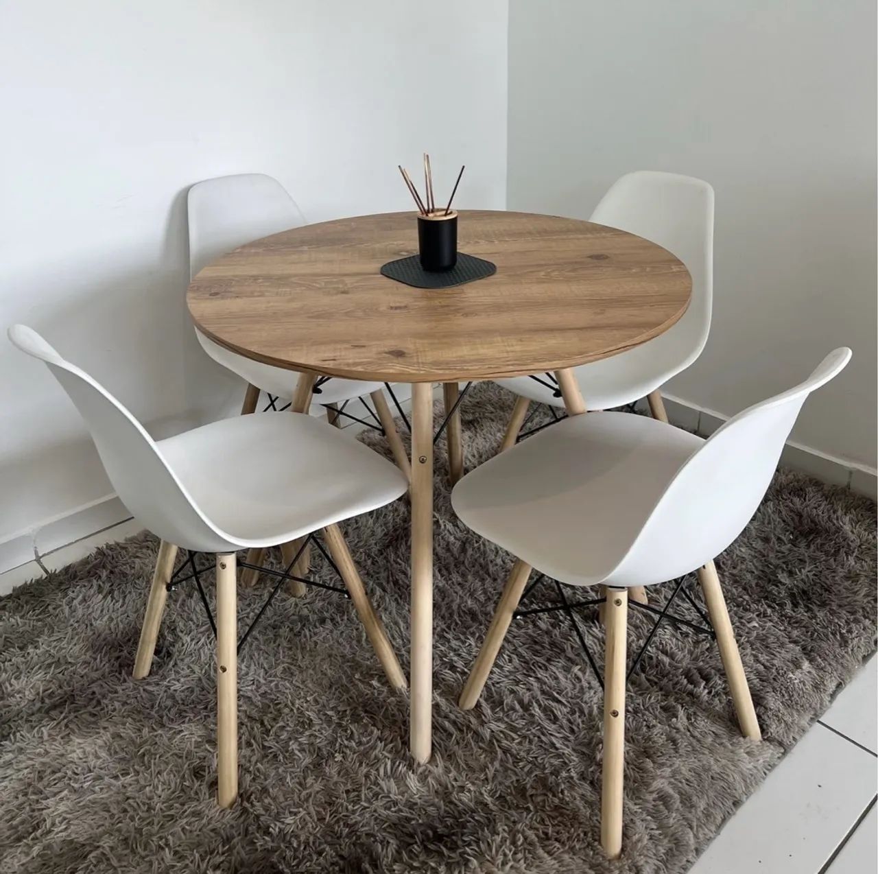 Mesa de Jantar Quadrada com 4 Cadeiras Eames Eiffel - Foto 6