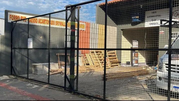 Portão de ferro para galpão industrial ou chácaras 