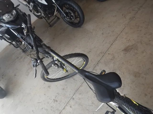 Bicicleta Caloi Andes aro 26 linda e com acessórios - Foto 3