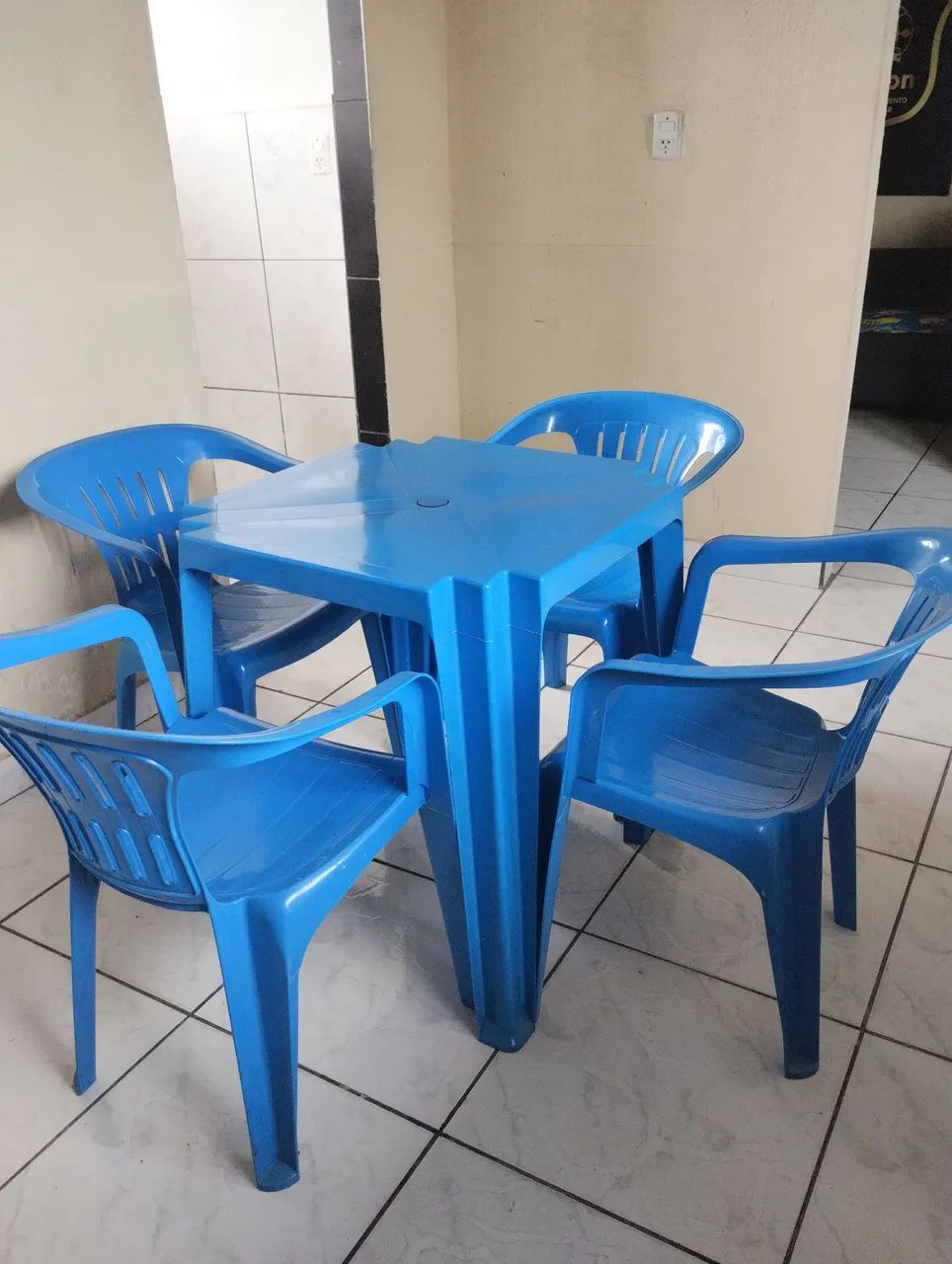 Conjunto de mesa e cadeiras Tramontina  - Foto 3