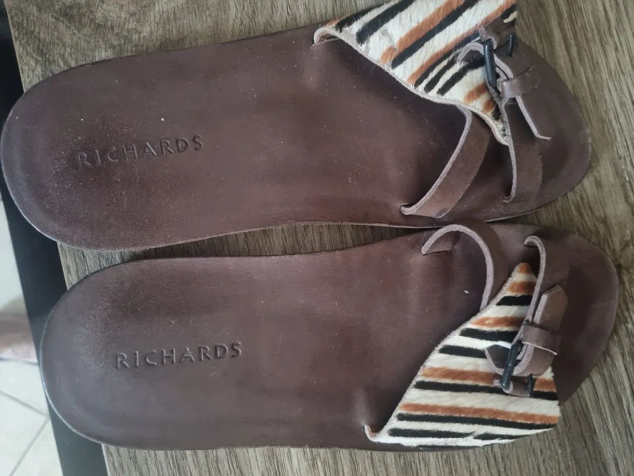 Chinelo couro Richards 
