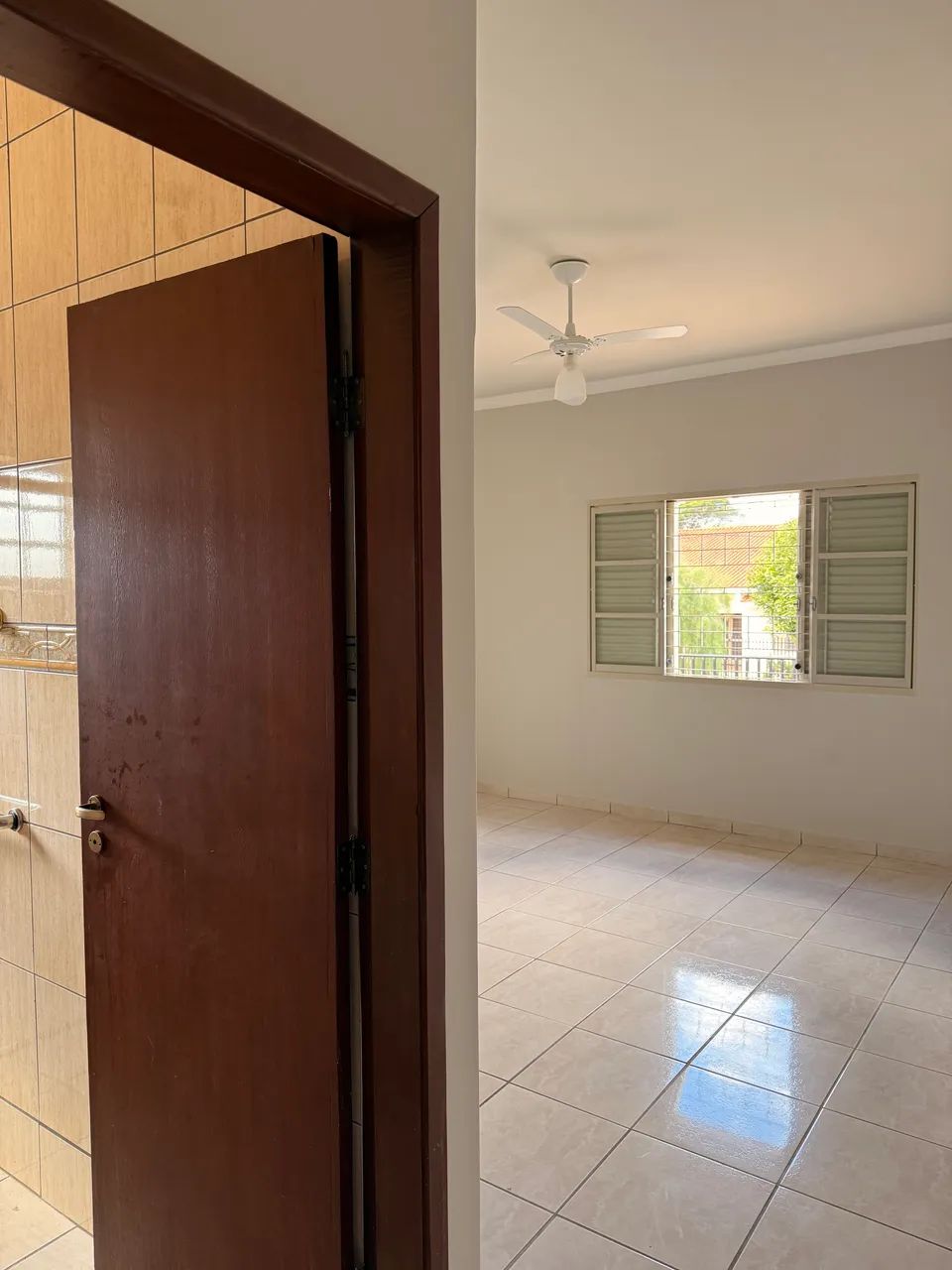 Vendo casa na região central de Paranavaí  - Foto 2