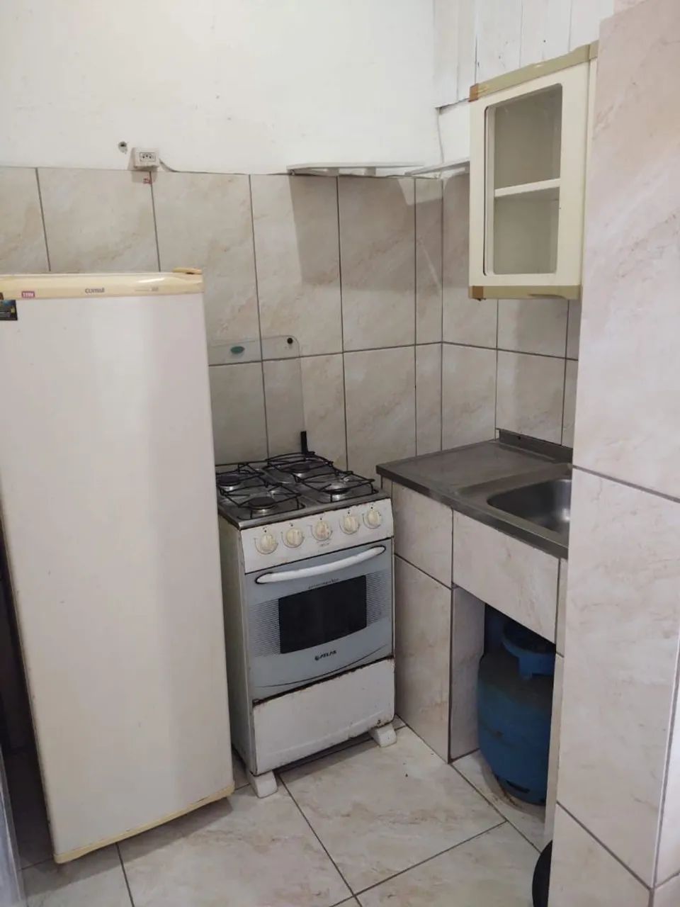 Apartamento mobiliado ,quarto , cozinha e banheiro com estacionamento.  - Foto 7
