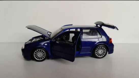 Miniatura Volkswagen Golf R32 Escala 1:24