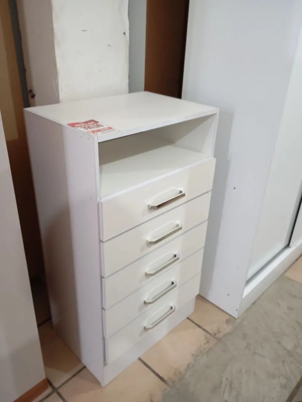Cômoda com 5 gavetas  - Foto 2