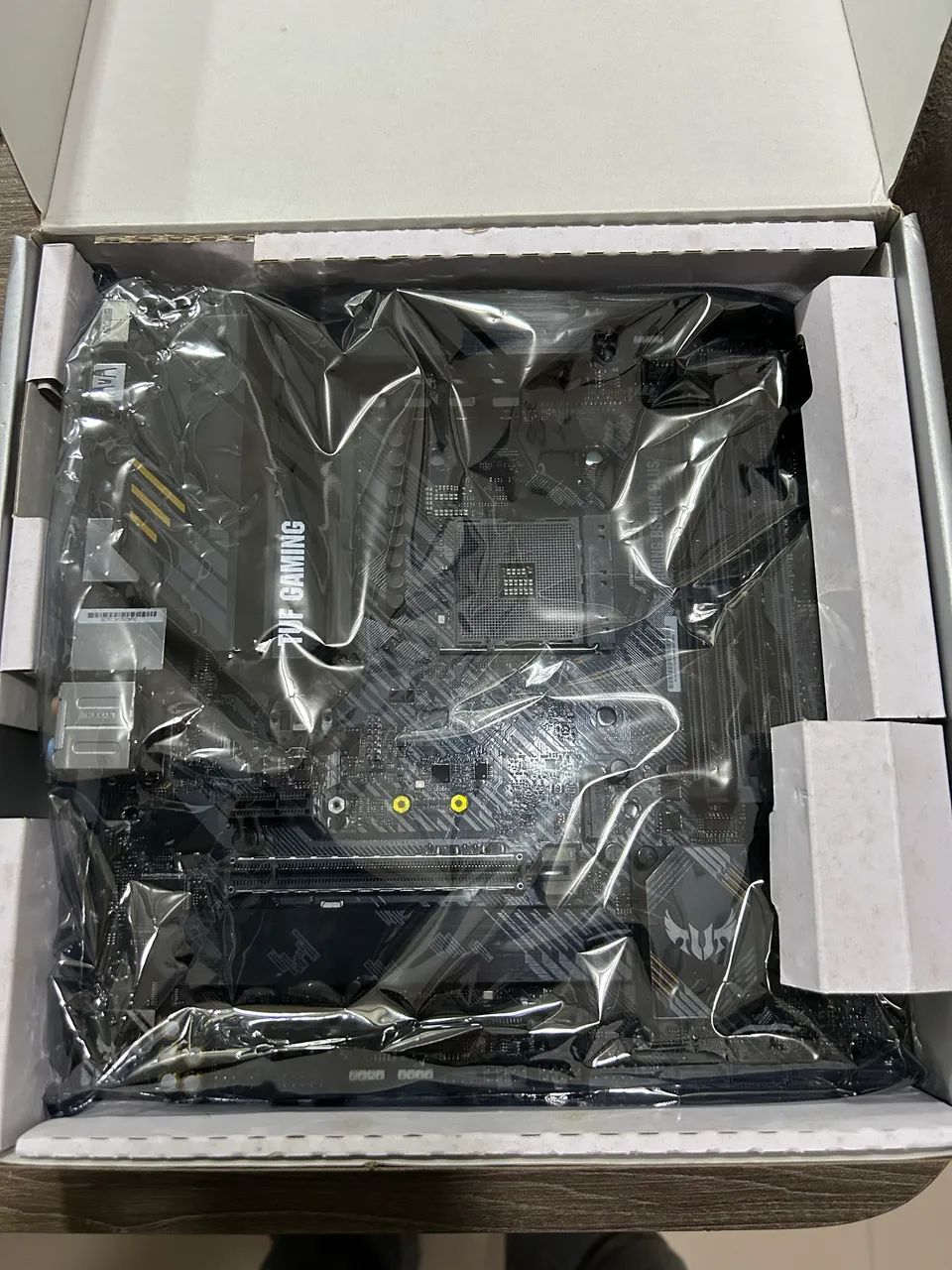 Placa mãe Asus TUF b550m defeito leia  - Foto 2