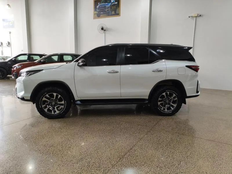 Toyota Hilux SW4 SRX Diamo. 4X4 2.8 TB DIE AUT 2022 - Foto 7