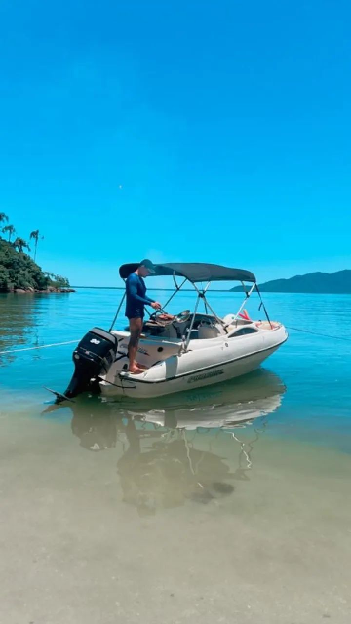 Lancha 90 hp mercury  19 pes