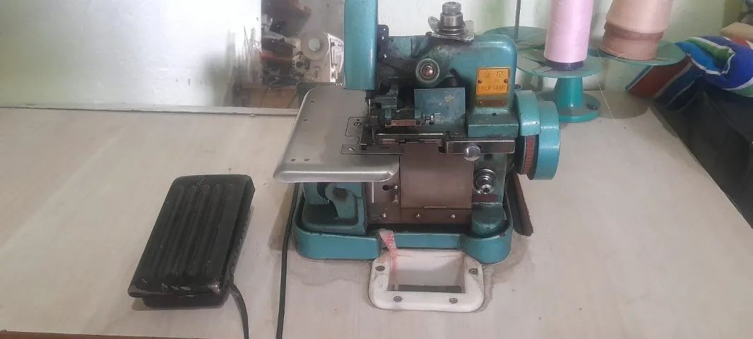 MAQUINA OVERLOK  OIL - Foto 2