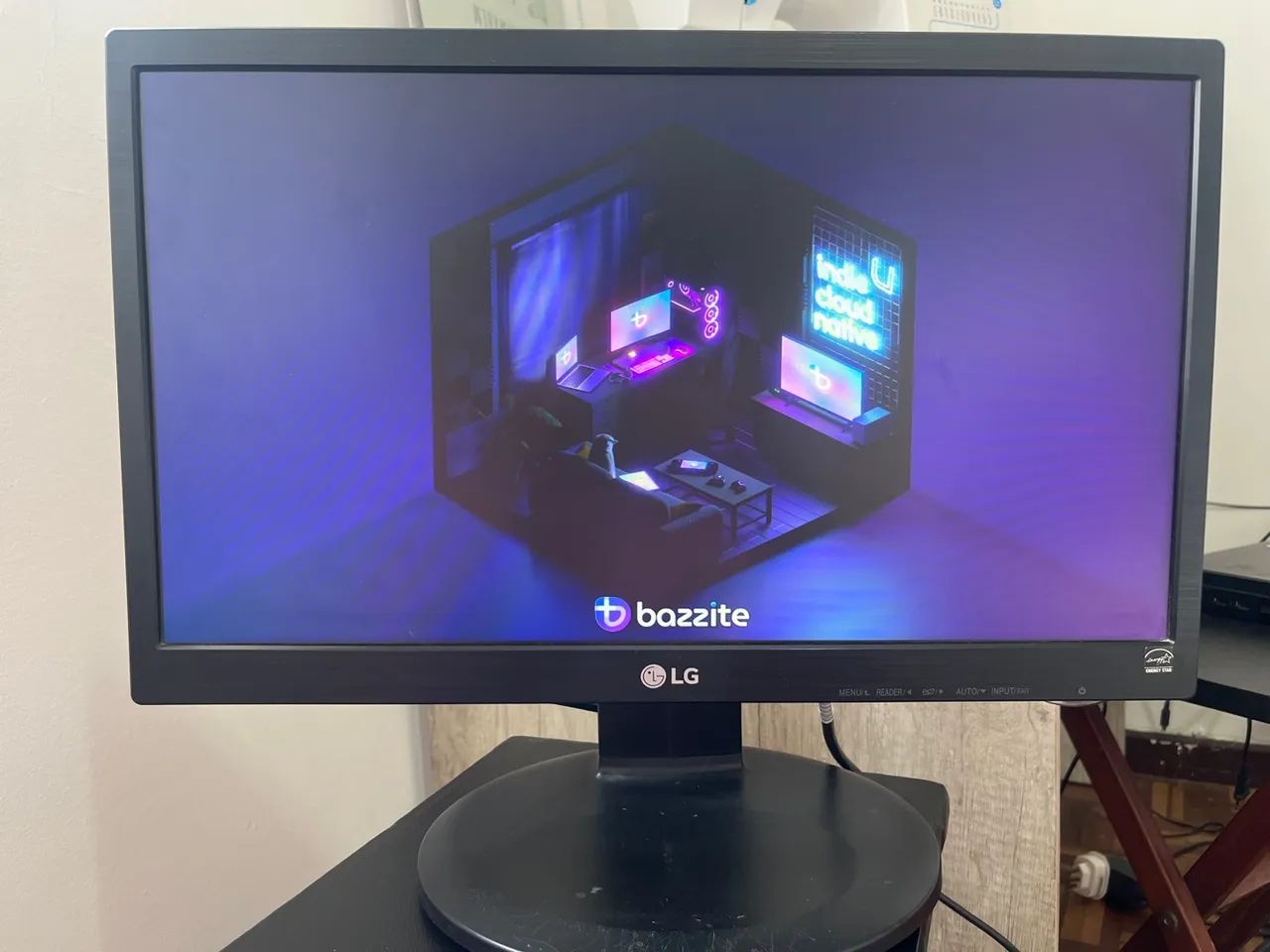 Monitor LG - vai com cabo VGA e cabo de força