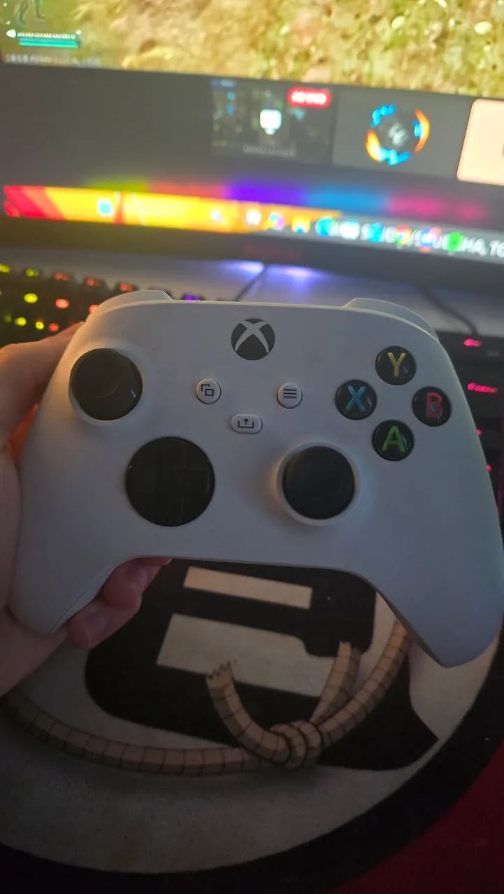 Controle Xbox One S, 4 pilhas e Carregador