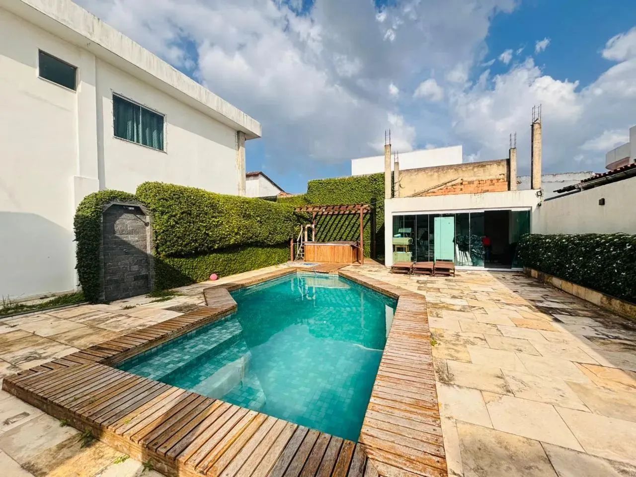 Imóvel para aluguel tem 400 metros quadrados com 5 quartos em Pratinha (Icoaraci) - Belém 