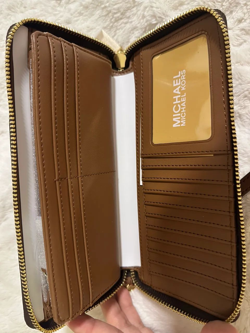 Carteira nova com etiqueta da Michael Kors. - Foto 2