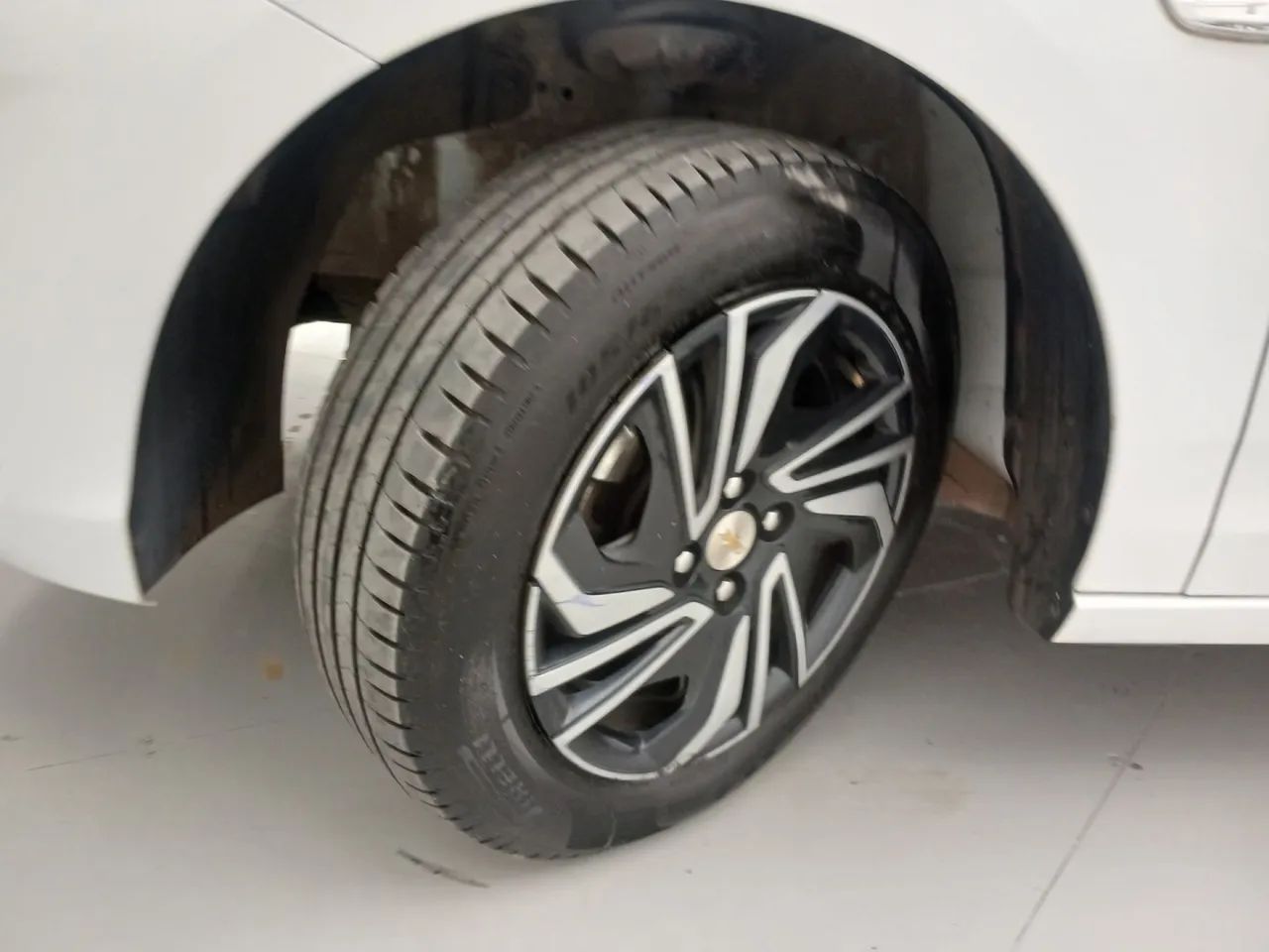 Chevrolet Onix Hatch 1.0 12V Flex Mec. 4P, foto 11 de 18
