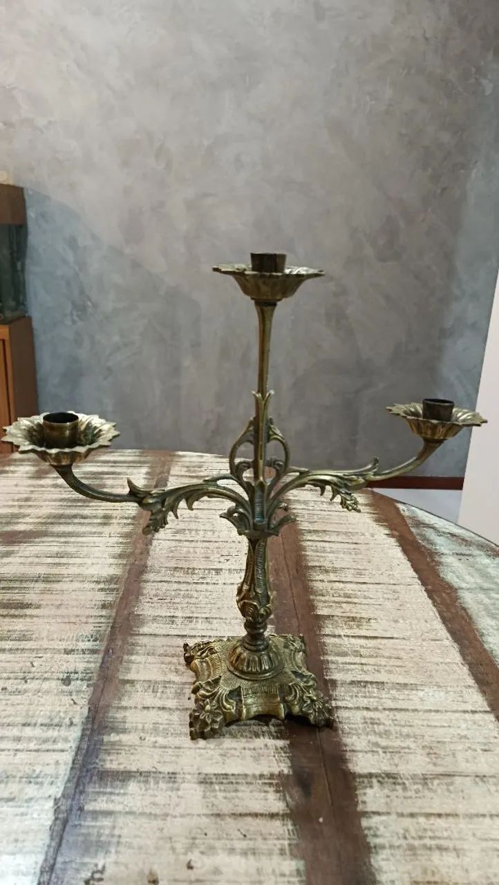 Castiçal de bronze antigo 