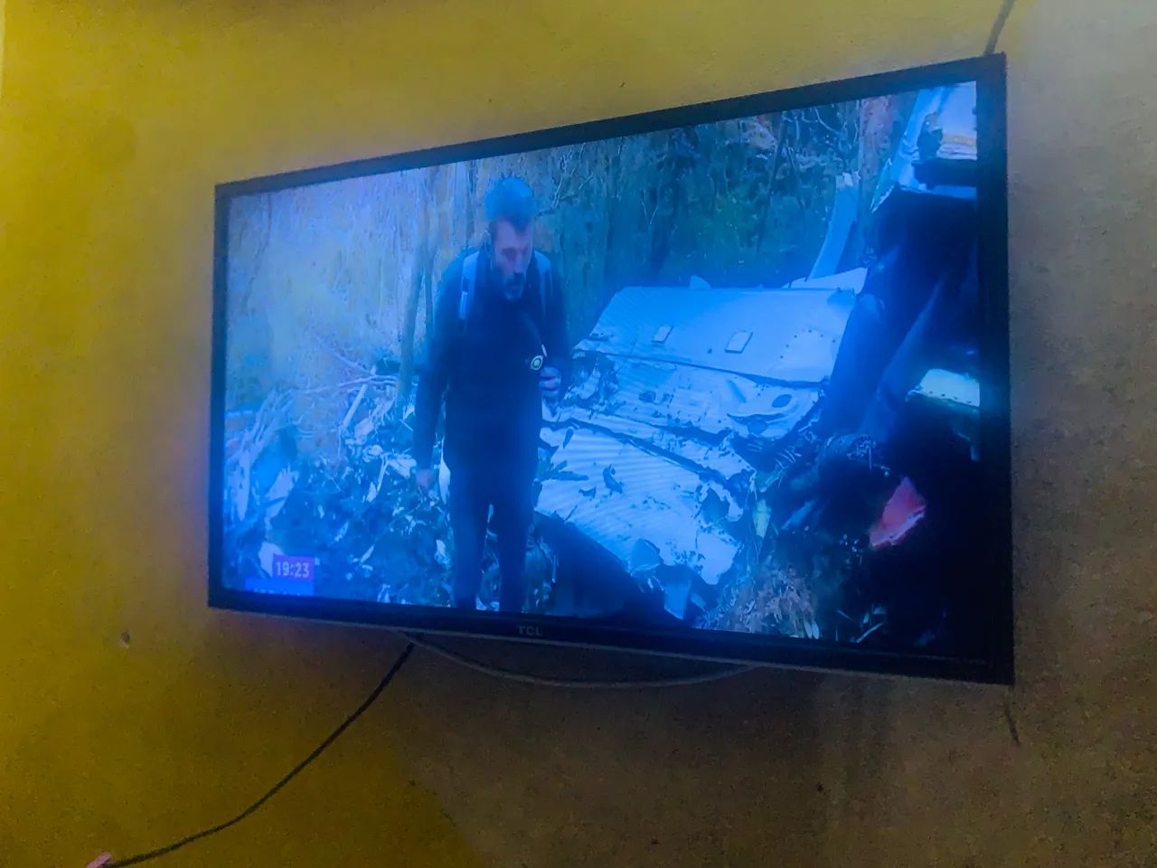 Vendo TV TCL 32 Polegadas - Foto 4
