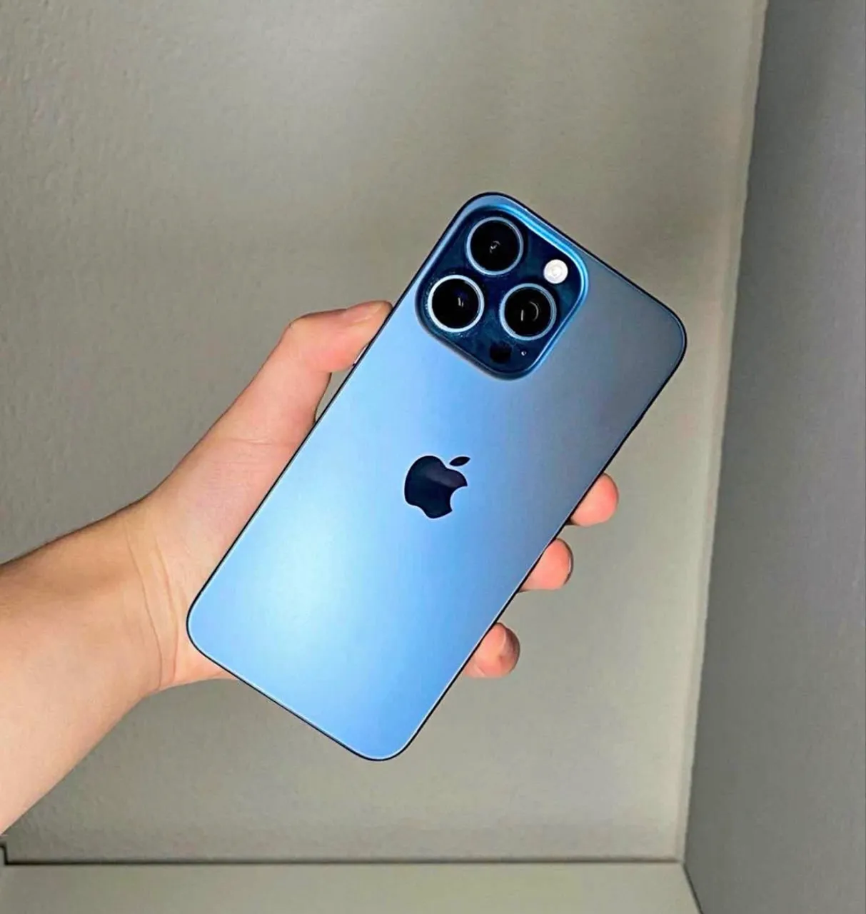iphone 15 pro max 256gb azul titanium - Celulares e Smartphones