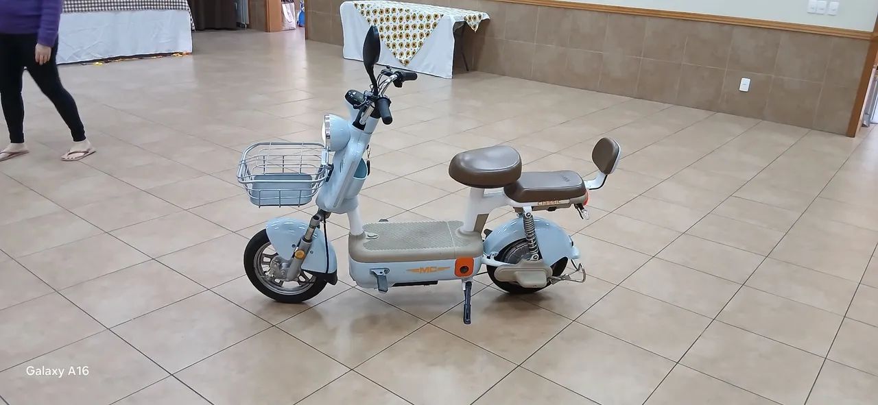Bike elétrica estilo scooter - Foto 3