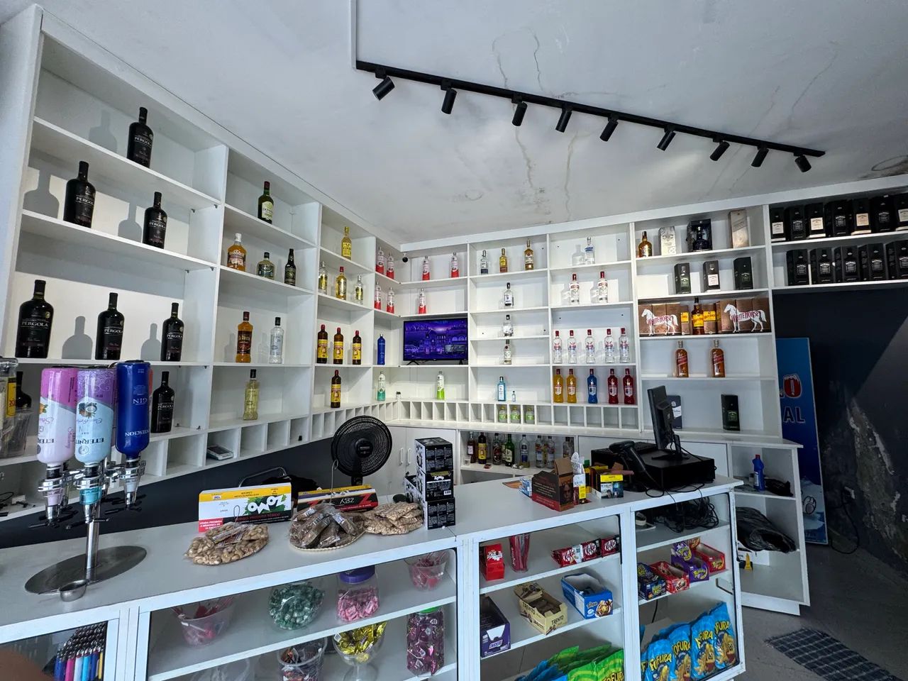 Adega e tabacaria vendo 