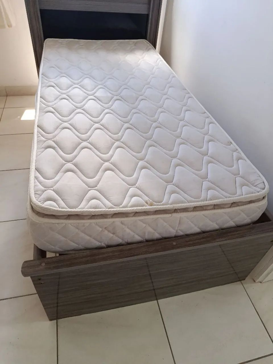 Cama solteiro com colchão  - Foto 2
