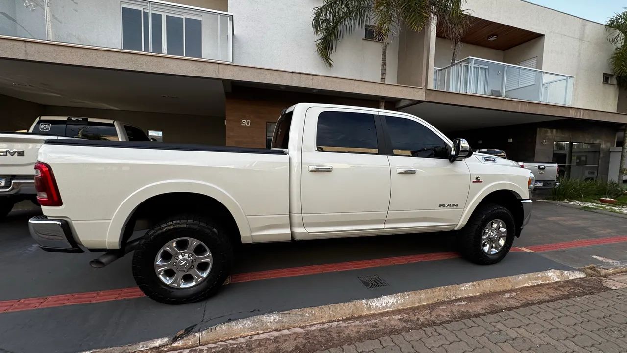 Ram 2500 2500 LARAMIE 6.7 TDI CD 4x4 Diesel 2021