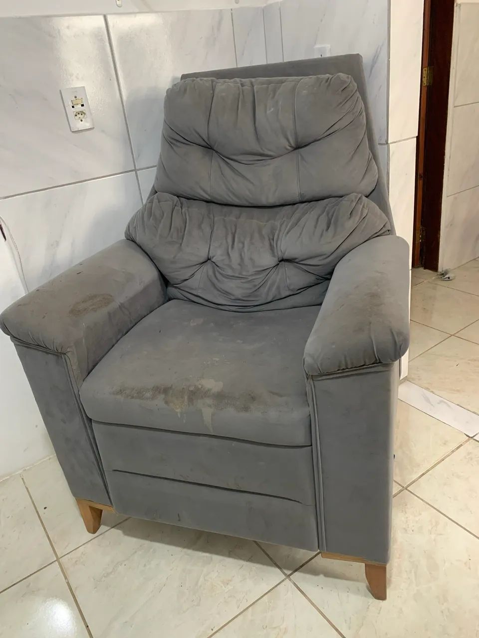 Poltrona inclinável 