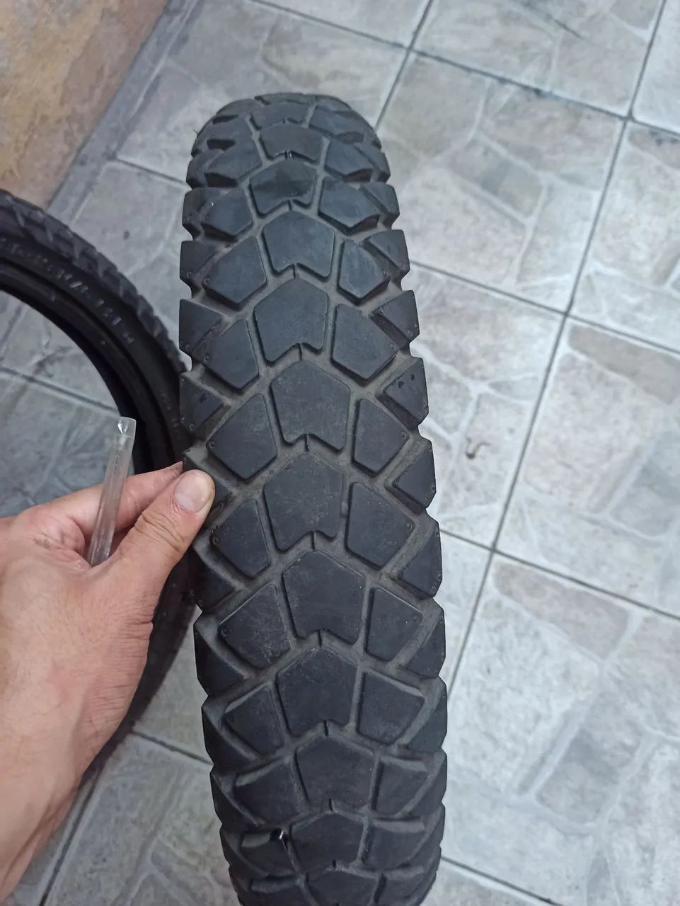 Vendo par de pneu - Foto 2