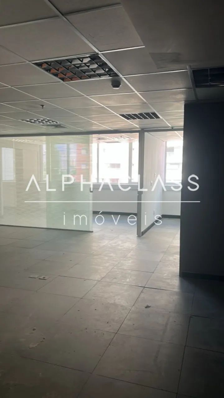 Vendo e alugo sala comercial em Alphaville - Edifício Montreal