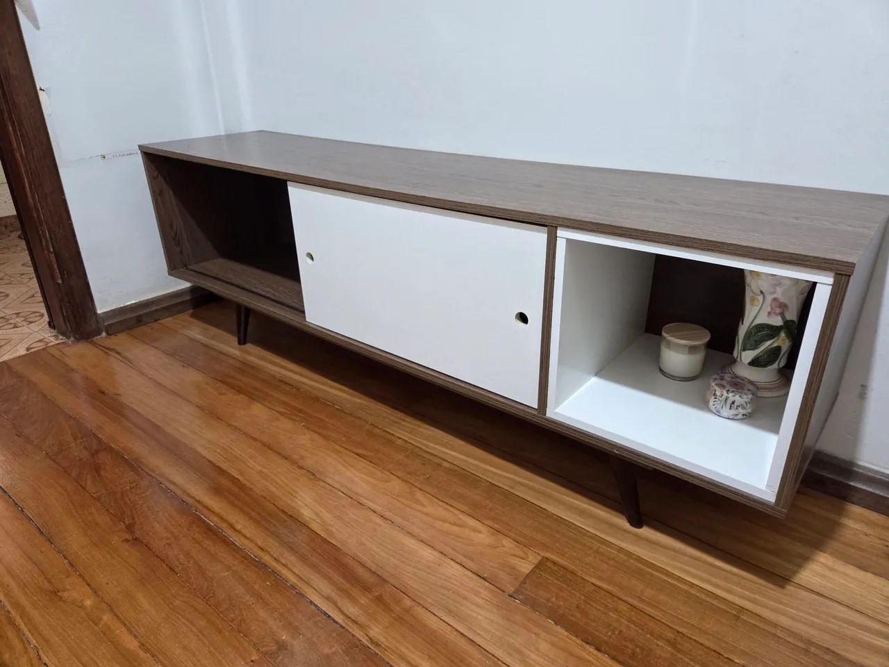 Rack Retrô Mobly 1,63m - Pés Palito e Porta de Correr - Foto 3
