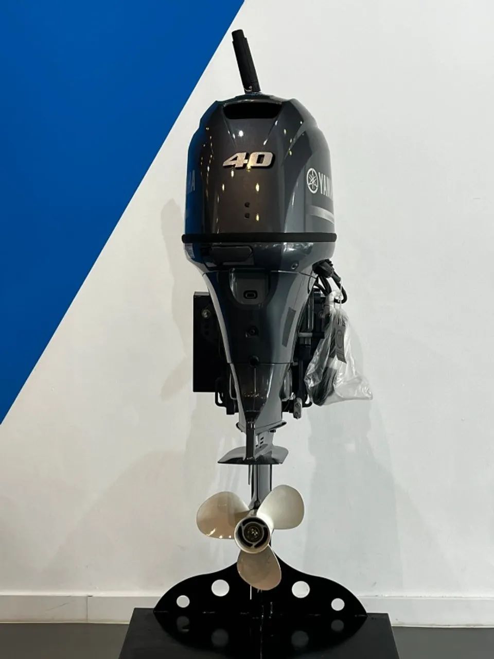 Motor de Popa 40HP 4 Tempos YAMAHA - Foto 3